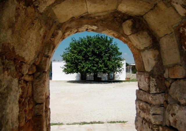Masseria Quis Ut Deus Crispiano Exterior photo